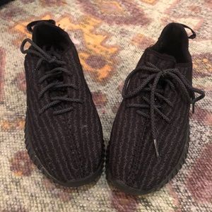 YEEZY BOOST 350 "PIRATE BLACK"